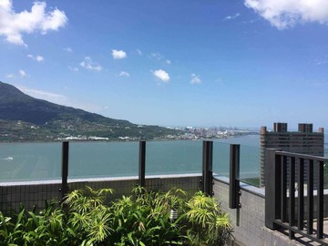 【清淞】高樓正面大屯山景 私人全年護膚美人湯屋套房｜新北市淡水區淡金路