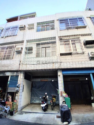 五甲南華商圈騎樓透天/整個商圈都是我家後花園｜高雄市鳳山區南江街