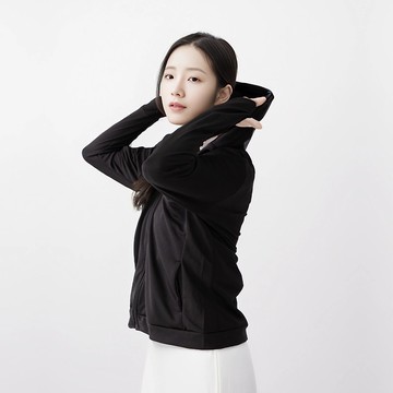 UPF50+吸濕排汗女防曬外套_連帽黑色