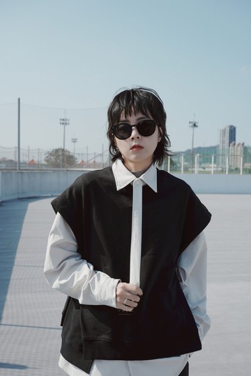 Texture霧面小領帶無肩線襯衫 - 3色 - 杏仁