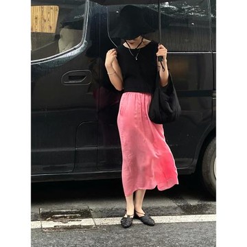 奧涵絲粉色半身裙女2025新韓國顯瘦開叉緞面絲滑飄逸松緊腰中長裙