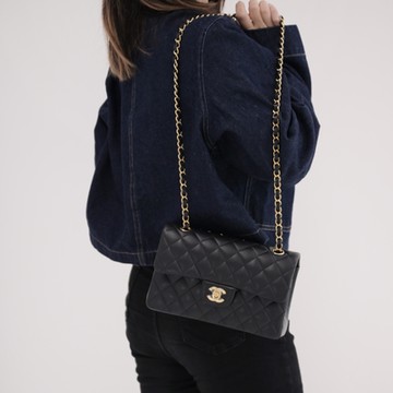 CHANEL Flap Coco 經典雙C LOGO小羊皮金釦翻蓋肩背/斜背包(黑/淡金 23cm)