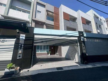 自由路旁｜輕屋齡雙車別墅｜全新質感美宅 ｜嘉義市西區北安路