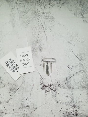 古銀色羽毛別針大衣胸針