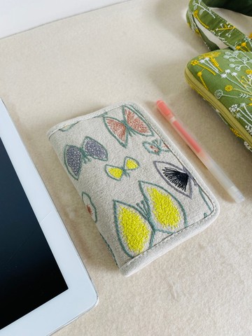 蝴蝶刺繡設計布制可洗 輕便文藝旅行護照夾卡包 客制化尺寸