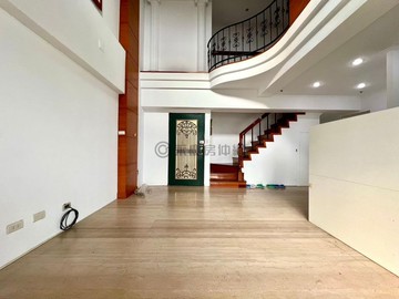 近國圖館｜室內挑高樓中樓視野戶｜三房平車｜台中市南區信義南街