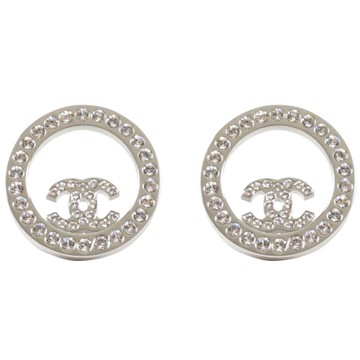 CHANEL 水鑽鑲嵌經典CC LOGO縷空圓環造型耳環(銀)