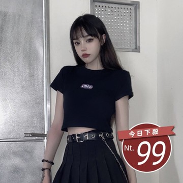 【台灣發貨】韓版字母黑色修身顯瘦短版上衣 衣服 女裝 t恤 短袖t恤 上衣【T427】
