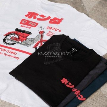 【逢甲 FUZZY】機車 C70 Tee 潮流 日常 日式 圖案 Logo 摩托車 短T 短Tee 黑 白 灰藍 藍