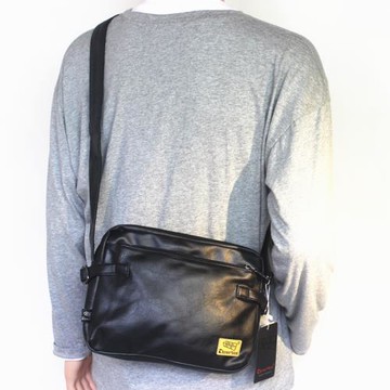 threebox單肩軟皮ipad商務機車包