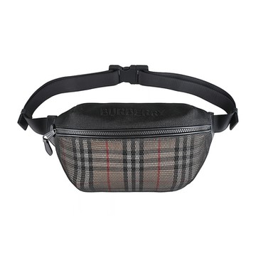 BURBERRY Sonny刺繡黑字LOGO都市格紋設計帆布拉鍊胸掛包(男款/黑x米格紋)