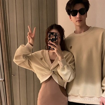 全場最低價⛔華夫格情侶衛衣 大學T 女秋季2024新款短款扭結設計感純慾風V領長袖上衣 FR5I
