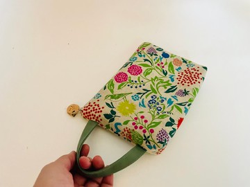 古家 持手收納包。二側內袋。手機存褶棉棉都好放。日本設計布