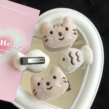 【台灣現貨】✨可愛毛絨小貓 售完不補 小魚髮夾 少女心玩偶情侶 班級禮品 甜美髮飾 可愛少女側邊瀏海 多巴胺女髮夾