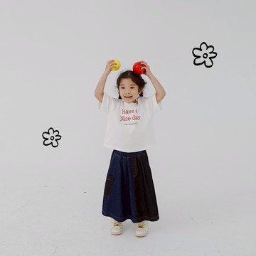 QUEENSHOP_ S 短袖 童裝 英文字印圖造型上衣 三色售 M-XL 現+預 【01190194】