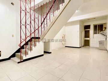 北區長榮鋼便橋旁需整理公寓價買透天｜台南市北區長勝北街