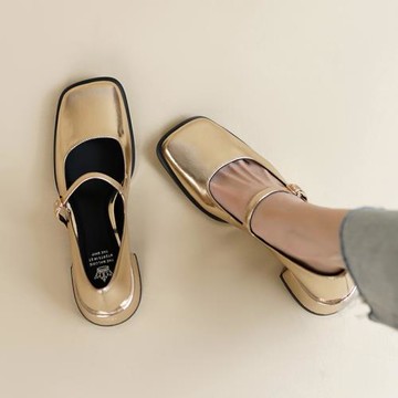 法式復古瑪麗珍鞋女春新2024中跟粗跟方頭一字扣淺口金色真皮單鞋