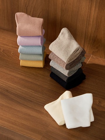 台灣製素色透氣精梳棉中筒襪(三入一組)