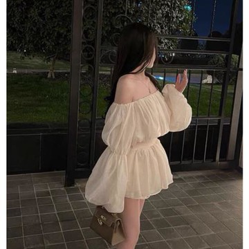 一字肩高級感收腰仙女上衣雪紡衫