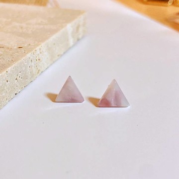 現貨專區｜柔光三角耳環(BPE10)｜送禮精選店家★Reyna jewelry 女王飾品