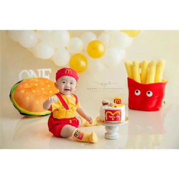 出售寶寶百天拍照創意服裝嬰兒麥當勞薯條衣服兒童周歲背帶褲子