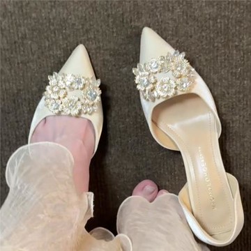 方扣水晶婚鞋女絕美法式鏤空尖頭高跟鞋婚紗秀禾兩穿新娘鞋不累腳