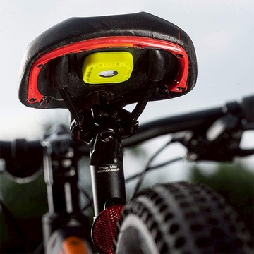 AirTag 專用黏貼式固定座 橘色