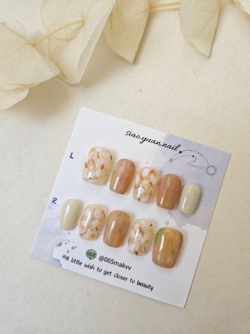 手工穿戴甲 /  油畫小雛菊  /   圖甲型為短梯