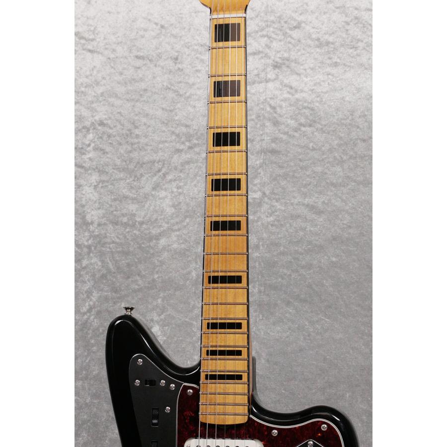 Fender   Vintera II 70s Jaguar Maple Fingerboard Black(新宿店)