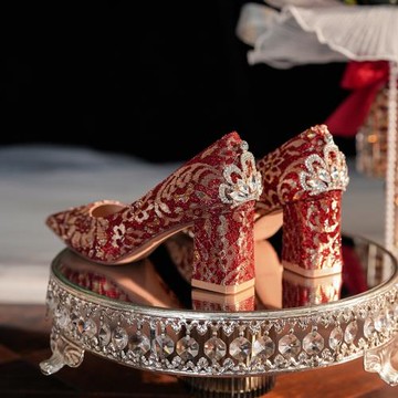 婚鞋女/金色刺繡/蕾絲水鉆/尖頭粗跟/宴會禮服婚宴淺口敬酒鞋單鞋