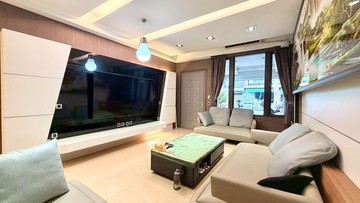 大里塗城管線重拉｜臨路百萬精裝四房車庫別墅｜台中市大里區美群路