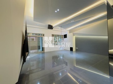 ❤️獨! 平鎮巴黎春天樓中樓四房車(三衛浴)❤️｜桃園市平鎮區延平路三段