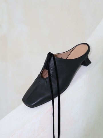 Shirring Hole Mules - Black