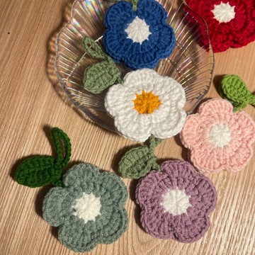 一朵花餅・想想宇宙的花朵信物 手工鉤織/掛飾/鑰匙圈