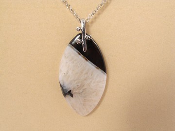 黑白瑪瑙墜飾項鍊 侯爵形瑪瑙寶石項鍊