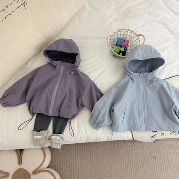 小鹹檸女童沖鋒衣外套秋裝新款洋氣兒童春秋款小女孩運動連帽上衣(鑫弘-萌寶童裝)可開發票