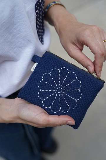 手工刺繡菊花劍道服零錢包