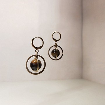 黃銅天然石耳環 - 設計款 - 宇宙星系 - 土星(黃虎眼石)