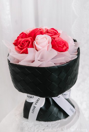 黑色花束/香皂花束/香皂花/生日花束/情人節花束/圓形花束/皮革花