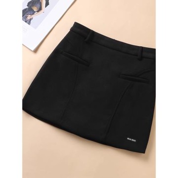 黑色毛呢半身裙女2025春秋新款高腰顯瘦氣質小個子a字包臀短裙褲
