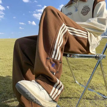 潮紅色三槓條紋運動褲 男垂感直筒休閒衛褲