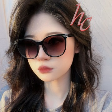 COACH 蔻馳 亞洲版 時尚太陽眼鏡 框面精緻水鑽設計 HC8414BD 50023C 黑框漸層灰鏡片 公司貨