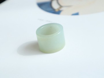 天然新疆且末料和田玉戒指指環 且末藍扳指 厚脂型 細膩油潤 18mm