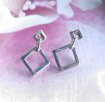 Vintage Jewelry 西洋古董飾品 小巧 銀色調 簍空方 針式耳環
