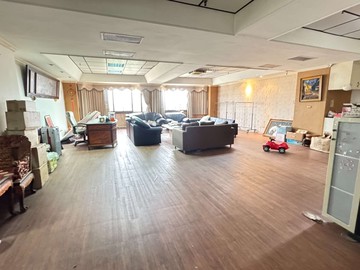 曉玫呂文山特區鳳山車站三面採光大空間大四房平車	｜高雄市鳳山區青年路二段