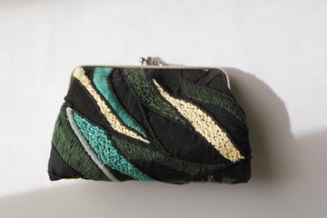 SARTO.. 手工刺繡口金包/ 少量製作/ 工藝設計/ 設計師作品