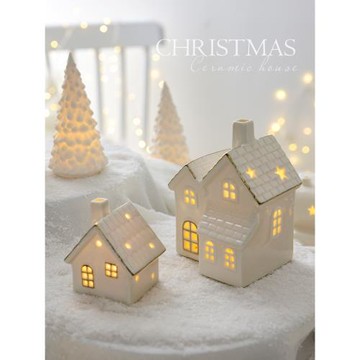 北歐創意陶瓷小房子發光雪房子場景布置桌面擺件圣誕樹裝飾品
