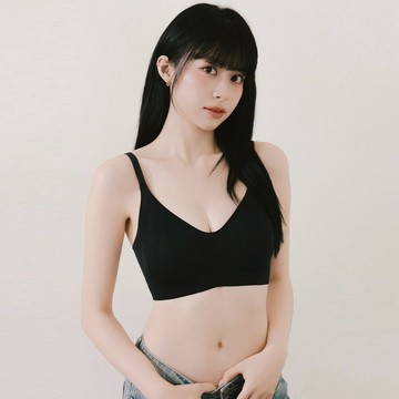[EASY SHOP] 雲感 隱型無痕3/4無鋼圈內衣-時尚黑