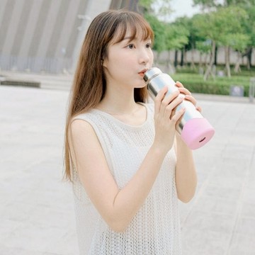 【贈擦拭布&備品】經典袋鼠純鈦保溫瓶 700ml (贈細吸管．吸管套．毛多多杯刷) 多色可選 700ML+【粉色】矽膠套組+細鈦管+吸管套+吸管刷+杯刷