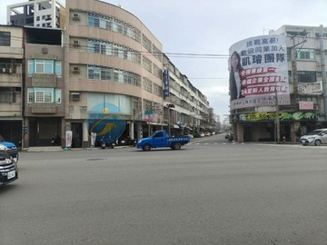 "楠梓右昌大街上 新古典美透店"								｜高雄市楠梓區右昌街